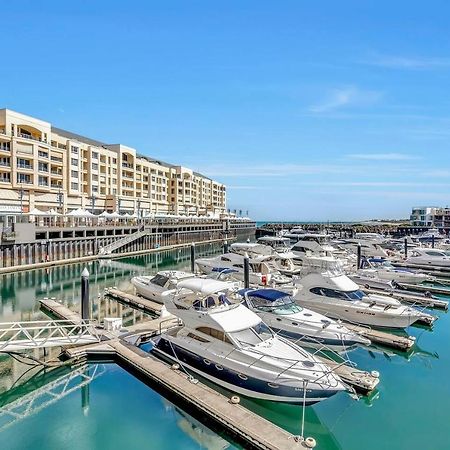 Waterfront Resort-Style Living At Glenelg Beach Аделаида Экстерьер фото